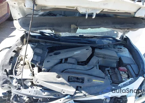 2015 Nissan Altima 2.5/2.5 S/2.5 Sl/2.5 Sv z USA, uszkodzony, nr VIN 1N4AL3AP7FN896470